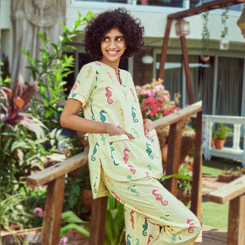 Seahorse Fancies Cotton Dip-Neck Pyjama Set