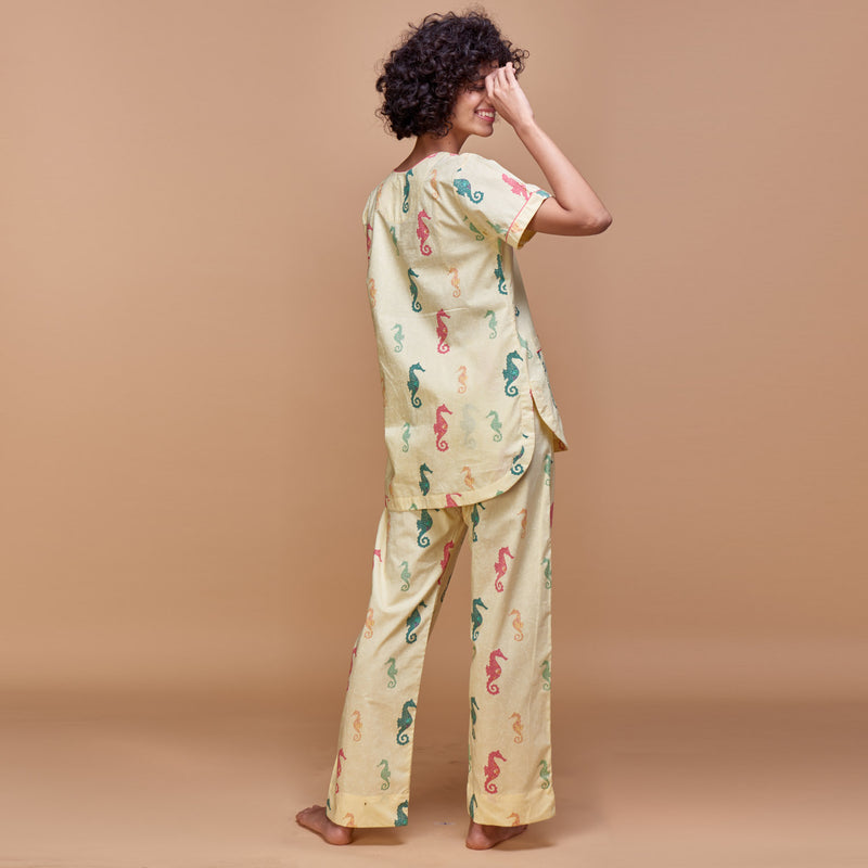 Seahorse Fancies Cotton Dip-Neck Pyjama Set